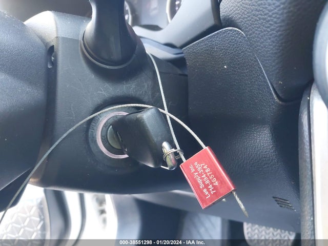 Toyota RAV4 LE 2019 JTMH1RFV1KD501126 Image 11