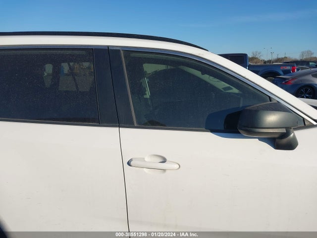 Toyota RAV4 LE 2019 JTMH1RFV1KD501126 Image 13