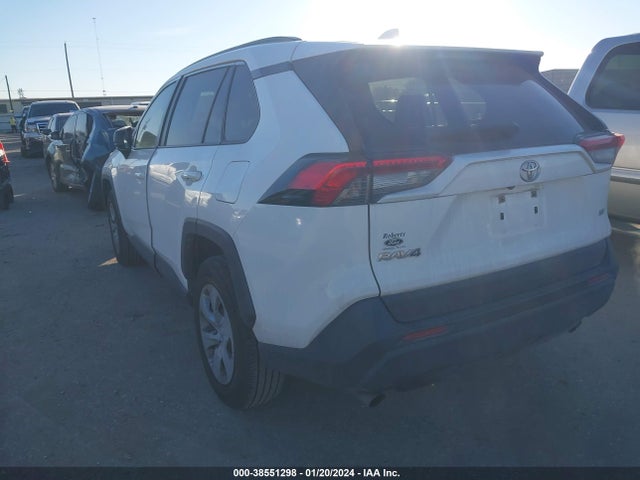 Toyota RAV4 LE 2019 JTMH1RFV1KD501126 Image 3