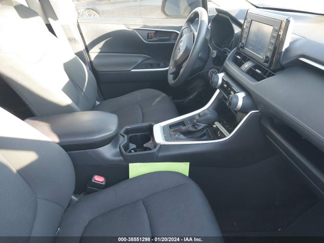 Toyota RAV4 LE 2019 JTMH1RFV1KD501126 Image 5