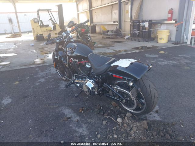 2018 HARLEY-DAVIDSON FXBR 1HD1YEJ1XJC035080 Photo 2