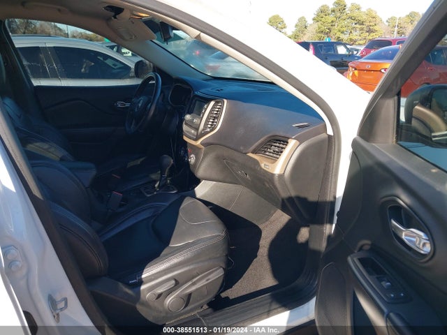 1C4PJLAB8FW669460 Jeep Cherokee Sport