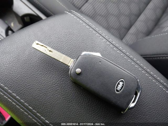 KNDCB3LC4L5368574 KIA NIRO LX