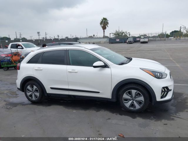 KNDCB3LC4L5368574 KIA NIRO LX