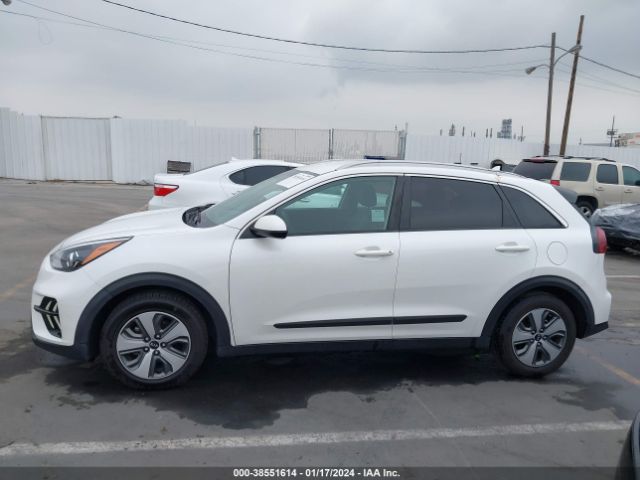 KNDCB3LC4L5368574 KIA NIRO LX