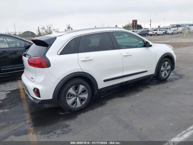 KNDCB3LC4L5368574 KIA NIRO LX