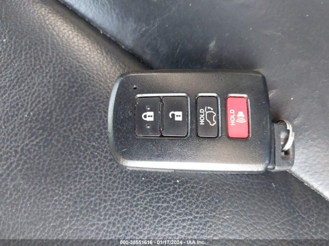 Toyota RAV4 SE 2016 JTMJFREVXGJ070542 Image 11