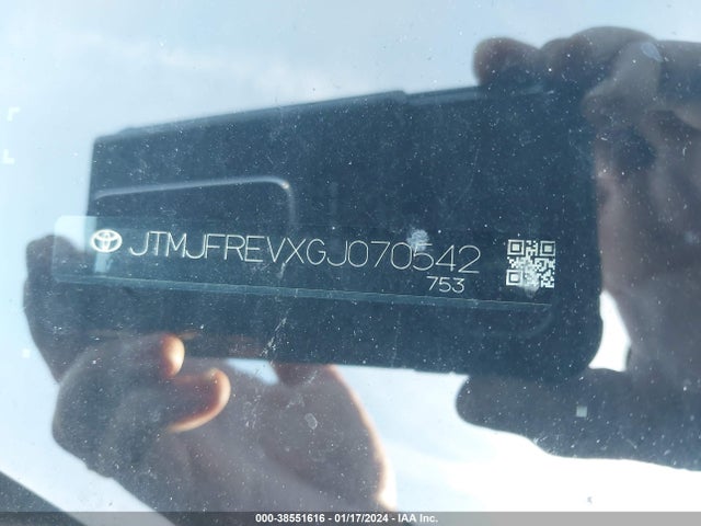 Toyota RAV4 SE 2016 JTMJFREVXGJ070542 Image 9