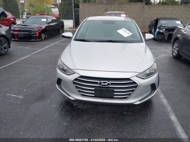 Hyundai ELANTRA SE 2018 KMHD74LF1JU524526 Image 12