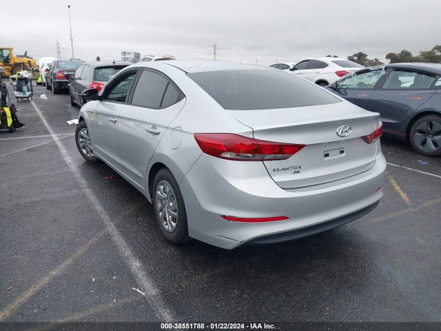 Hyundai ELANTRA SE 2018 KMHD74LF1JU524526 Image 3