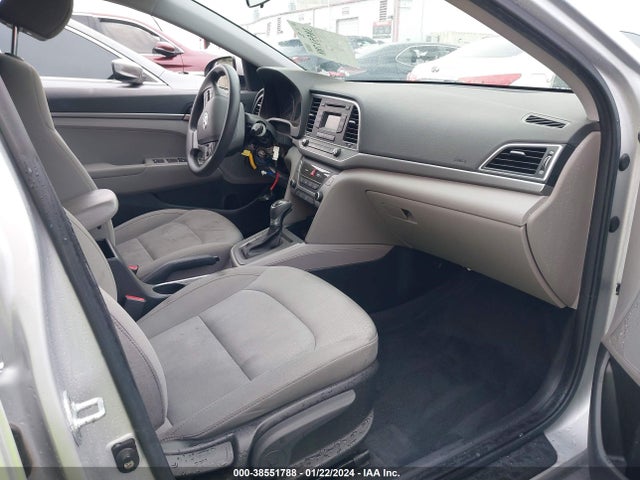 Hyundai ELANTRA SE 2018 KMHD74LF1JU524526 Image 5