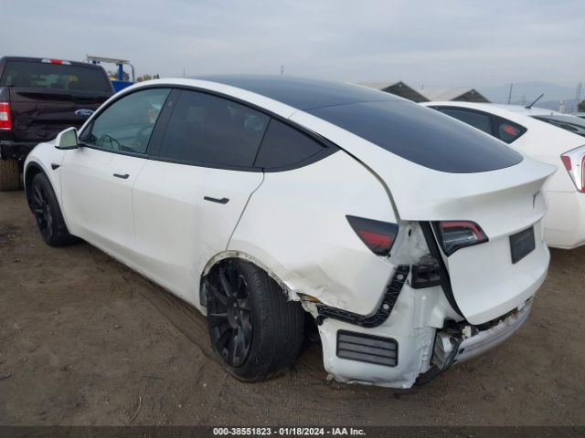 2021 TESLA MODEL Y 5YJYGDEE0MF139093 Photo 2