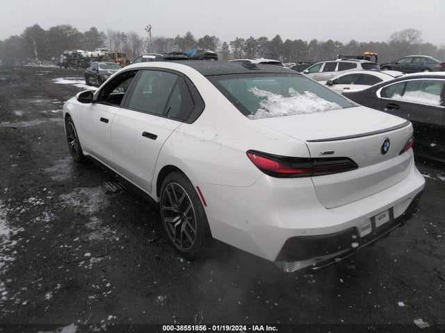 BMW 760i Xdrive 2023 WBA33EJ02PCM54255 Image 3