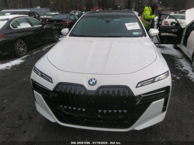 BMW 760i Xdrive 2023 WBA33EJ02PCM54255 Image 6