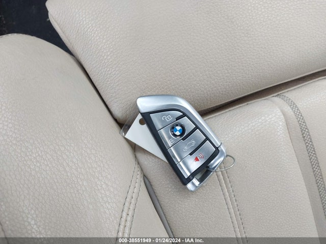BMW 540i Xdrive 2019 WBAJE7C57KWW41553 Image 11