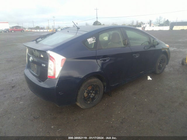 Toyota Prius Two 2015 JTDKN3DU6F1966493 Image 4