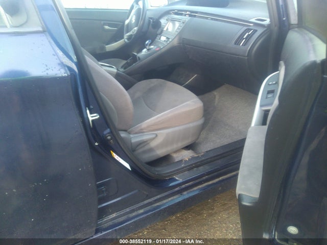 Toyota Prius Two 2015 JTDKN3DU6F1966493 Image 5