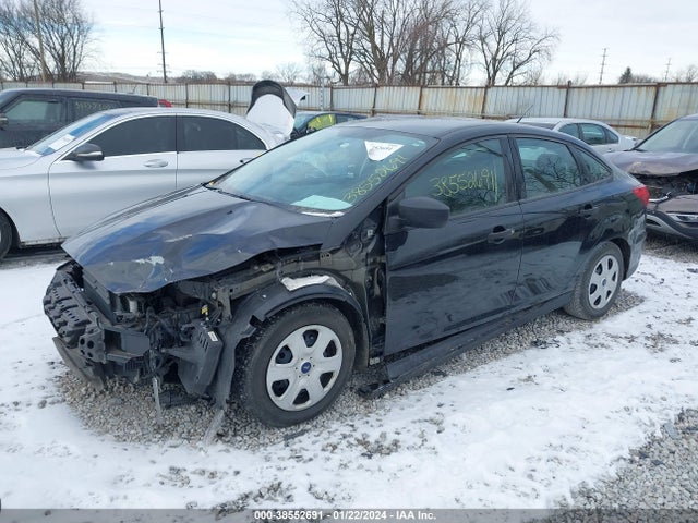 Ford FOCUS S 2015 1FADP3E22FL323083 Image 2