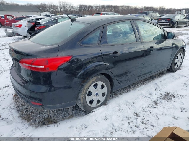 Ford FOCUS S 2015 1FADP3E22FL323083 Image 4