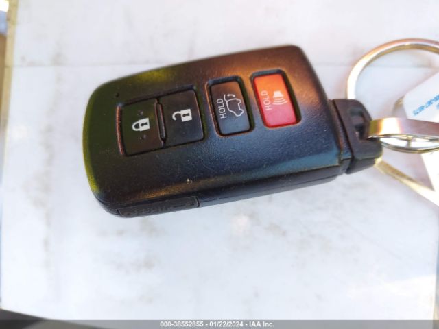 JTMRJREV1HD088297 Toyota Rav4 Hybrid Xle