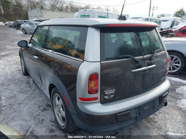 2010 MINI COOPER CLUBMAN WMWML3C50ATX38606 Photo 2