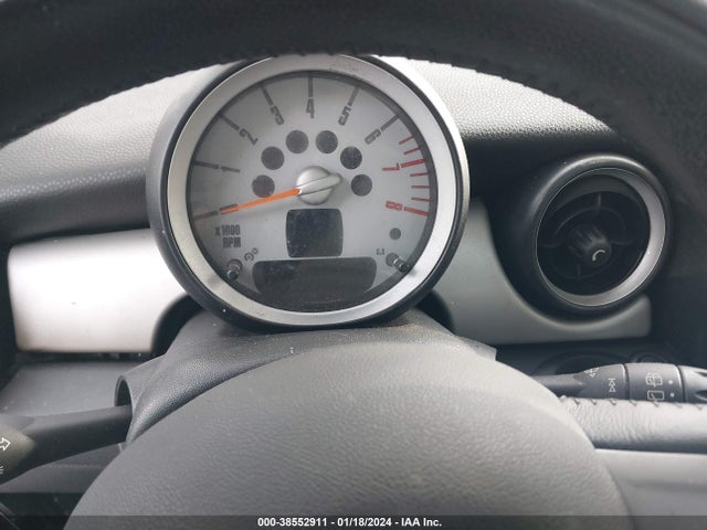 2010 MINI COOPER CLUBMAN WMWML3C50ATX38606 Photo 6