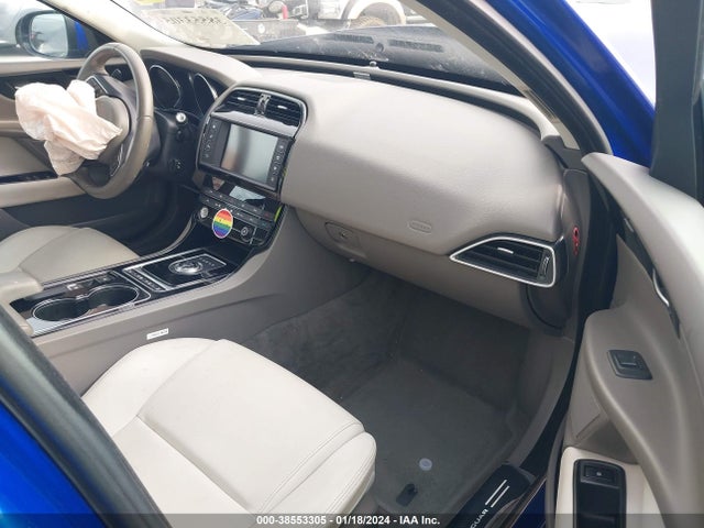 2017 JAGUAR XE SAJAD4BG7HA970977 Photo 4