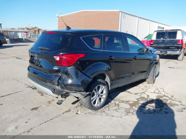 1FMCU0GD2KUB81944 Ford ESCAPE SE