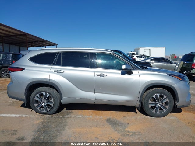 Toyota Highlander Xle 2022 5TDGZRAH5NS538937 Image 13