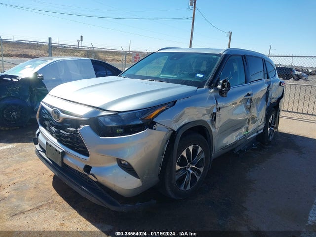 Toyota Highlander Xle 2022 5TDGZRAH5NS538937 Image 2
