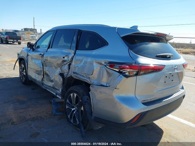 Toyota Highlander Xle 2022 5TDGZRAH5NS538937 Image 3