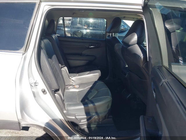 Toyota Highlander Xle 2022 5TDGZRAH5NS538937 Image 8