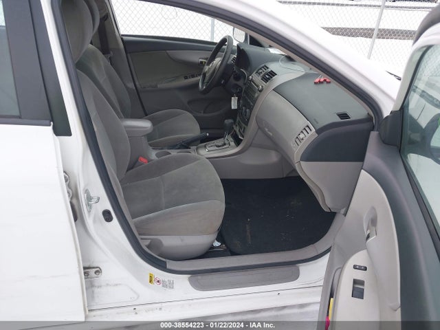 2011 TOYOTA COROLLA LE VIN: 2T1BU4EE2BC647470
