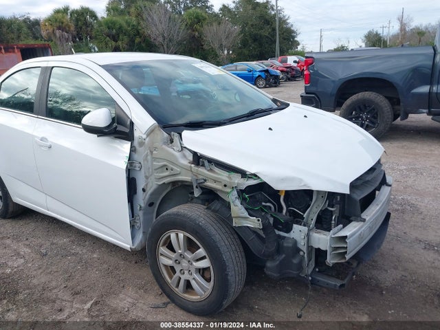 Chevrolet Sonic Lt Auto 2015 1G1JC5SG4F4141649 Image 6