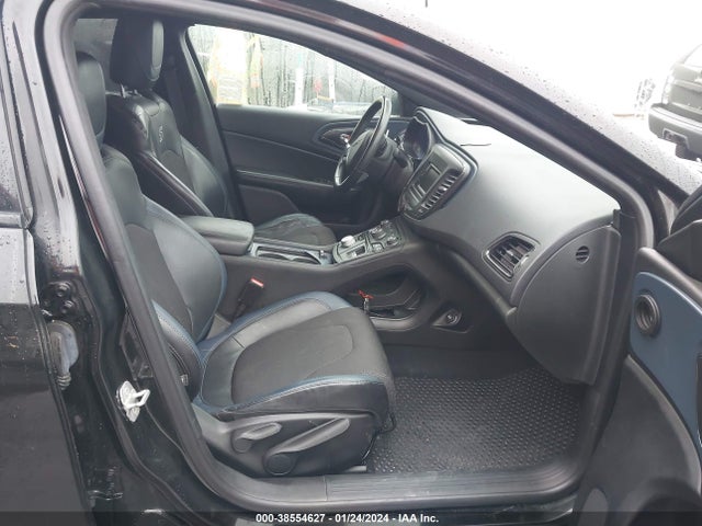 Chrysler 200 S 2015 1C3CCCBG3FN515767 Image 5