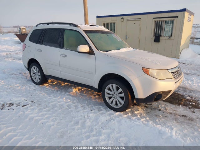 38554848 :رقم المزاد ، JF2SHADC2DH425725 vin ، 2013 Subaru Forester 2.5x Premium مزاد بيع