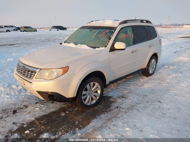 38554848 :رقم المزاد ، JF2SHADC2DH425725 vin ، 2013 Subaru Forester 2.5x Premium مزاد بيع