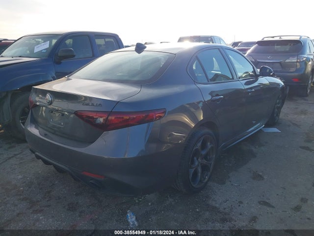 ZARFANBN6K7605590 Alfa Romeo Giulia Ti Sport Carbon Awd