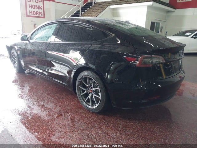 2022 TESLA MODEL 3 5YJ3E1EA3NF137772 Photo 2