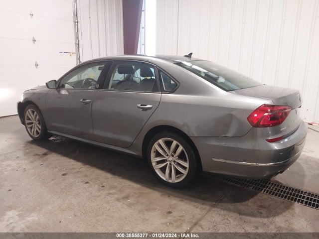 1VWLA7A32KC012371 Volkswagen Passat 2.0t Wolfsburg Edition