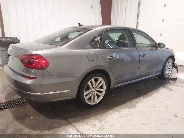 1VWLA7A32KC012371 Volkswagen Passat 2.0t Wolfsburg Edition