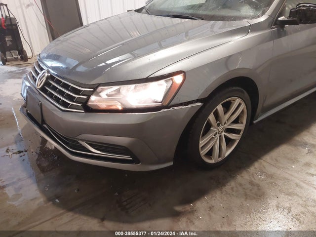 1VWLA7A32KC012371 Volkswagen Passat 2.0t Wolfsburg Edition