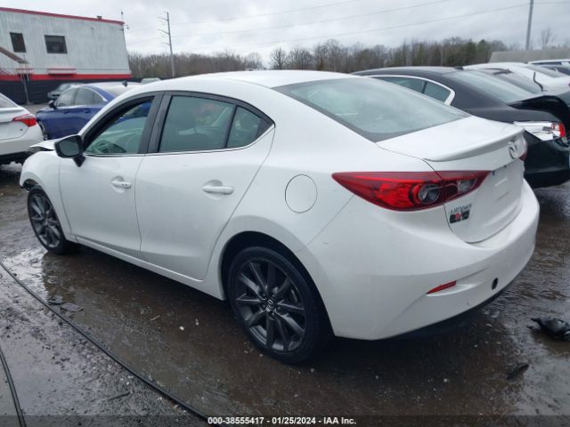 2018 MAZDA MAZDA3 3MZBN1V38JM275212 Photo 2