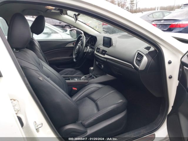 2018 MAZDA MAZDA3 3MZBN1V38JM275212 Photo 4