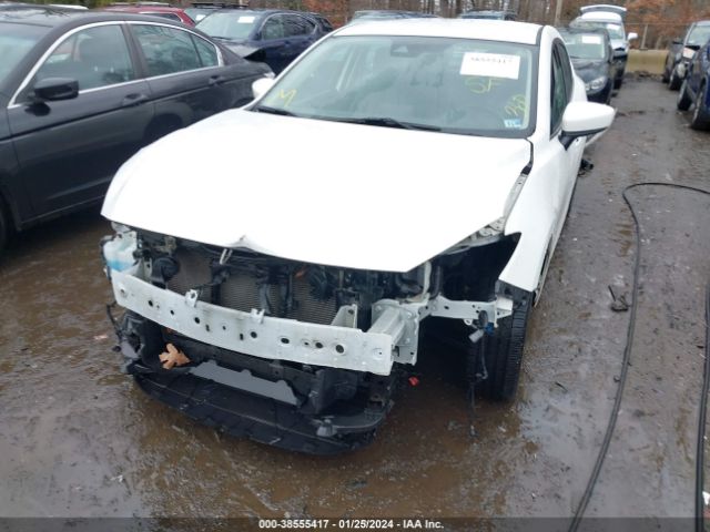 2018 MAZDA MAZDA3 3MZBN1V38JM275212 Photo 5