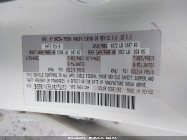 2018 MAZDA MAZDA3 3MZBN1V38JM275212 Photo 8