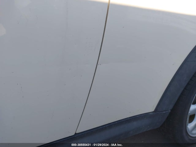2010 MINI COOPER CLUBMAN WMWML3C59ATX37339 Photo 5