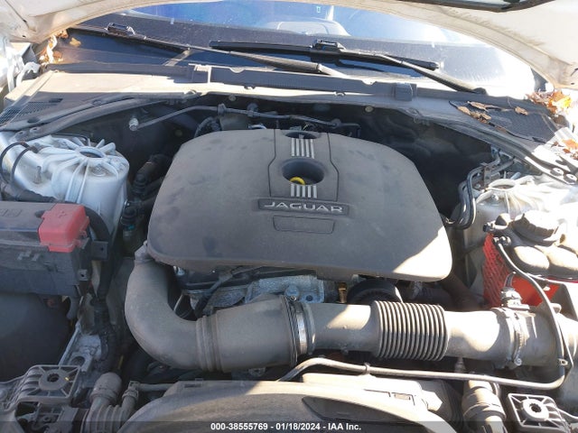 2017 JAGUAR XE SAJAR4BG8HA967393 Photo 9