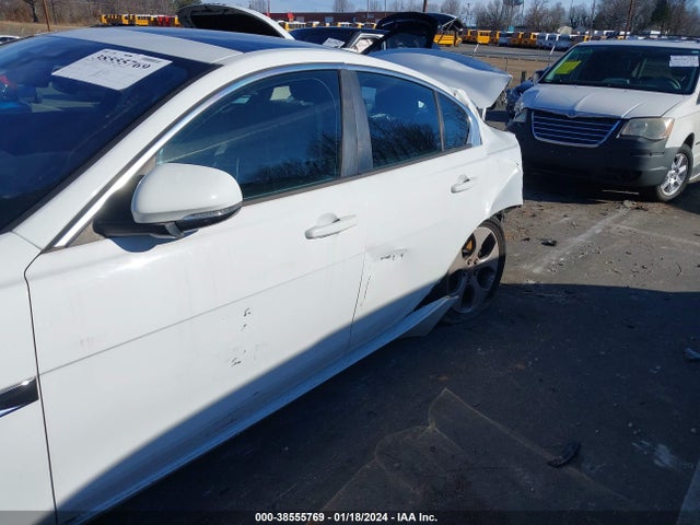 Jaguar Xe 25t 2017 SAJAR4BG8HA967393 Image 11