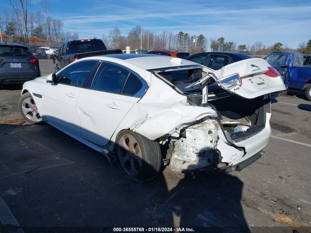 2017 JAGUAR XE SAJAR4BG8HA967393 Photo 2